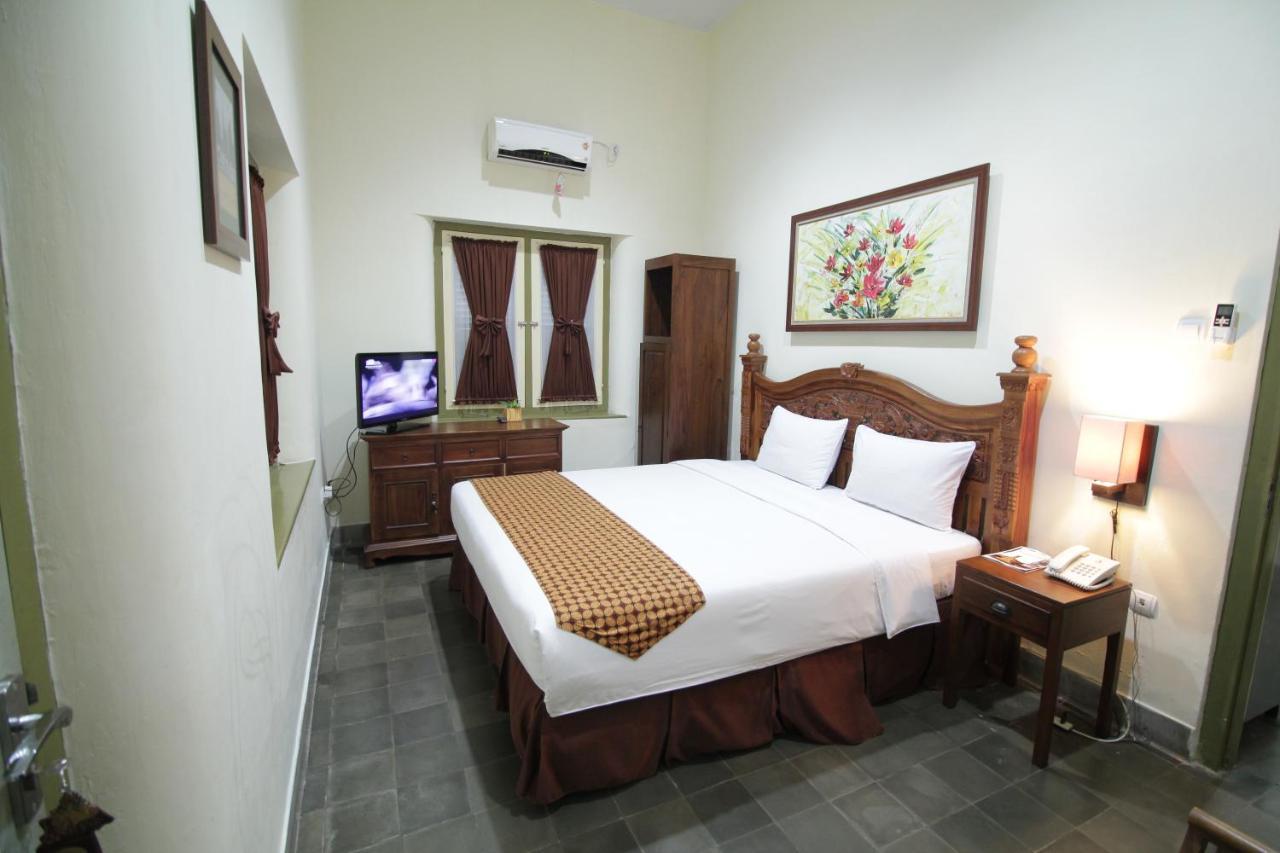 The Kresna Hotel Yogyakarta Exterior photo